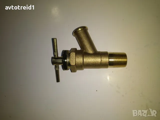 Продавам кранче радиатор УАЗ, снимка 6 - Части - 48490460