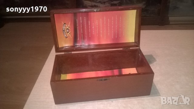 CHIVAS REGAL-ДЪРВЕНА КУТИЯ-24Х12Х11СМ-ВНОС ШВЕЦИЯ, снимка 2 - Колекции - 28046350