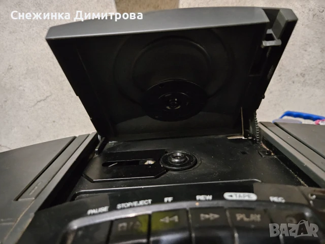 Радиокасетофон със CD JVC, снимка 4 - Радиокасетофони, транзистори - 50524897