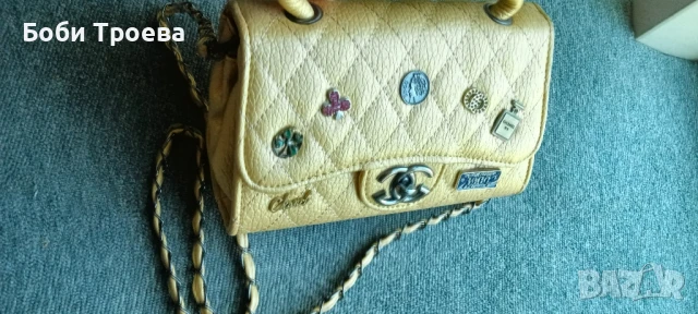 Описание Плащане и доставка Малка дамска чанта изработена от висококачествена еко кожа