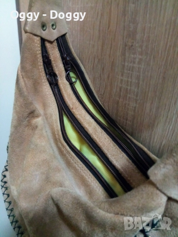 Дамска чанта от велур, снимка 3 - Чанти - 52482401