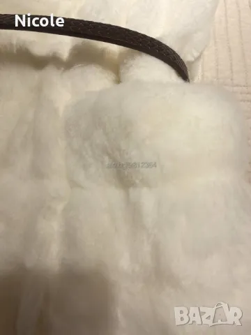 Уникален, пухкав бял елек от еко кожа с колан и две джобчета, снимка 4 - Елеци - 47988396