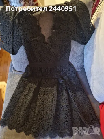 страхотна елегантна рокля xs-s размер.Ползвана 2 пъти и е в перфектно състояние. 