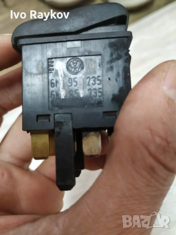 Бутон аварийни светлини за Volkswagen Polo Hatchback II , 6N1 953 235, снимка 5 - Части - 51477694