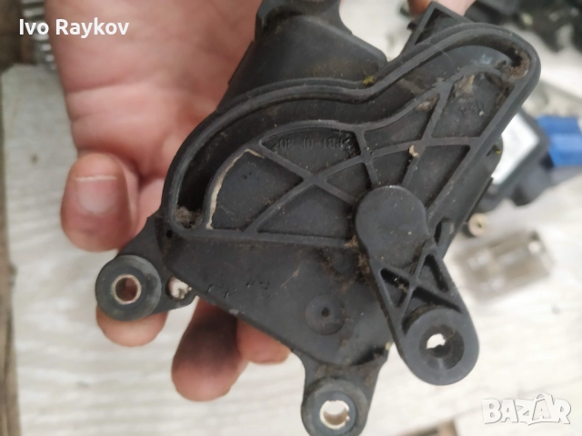 Моторче Клапи Парно Ауди A6 , A4 , 4B1820511C, снимка 4 - Части - 52422502