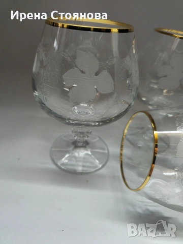 Кристални чаши за коняк/бренди Bohemia. Златен, плътен кант и гравюра с гроздов декор, снимка 9 - Чаши - 53390343