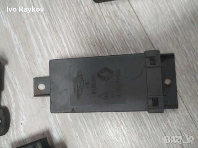  Модул централно заключване 7700822928 за RENAULT LAGUNA I, снимка 4 - Части - 48177341