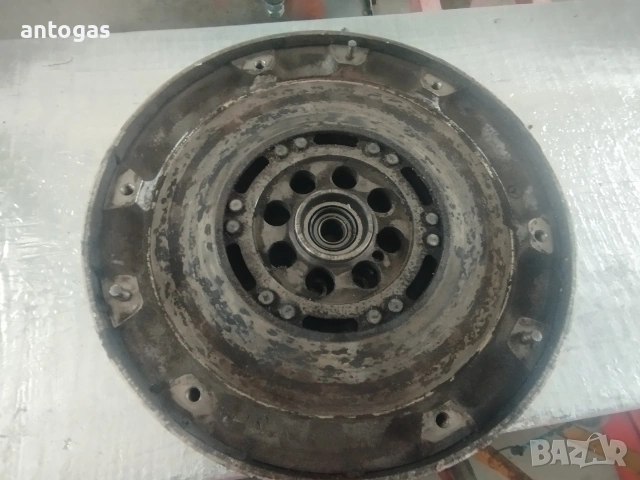 демпферен маховик, снимка 2 - Части - 53329241