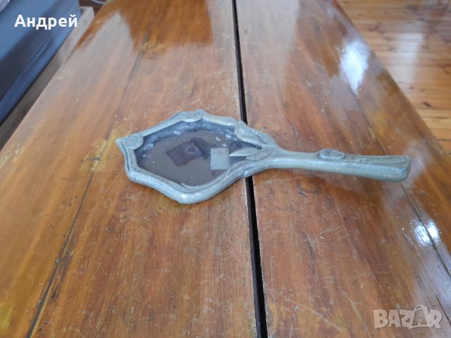 Стара рамка за огледало