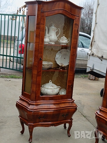 витрина винтидж с една врата