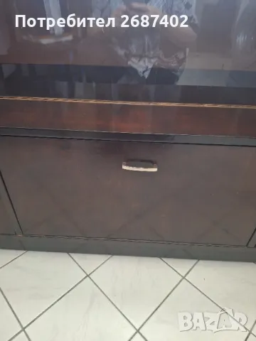 Продавам шкаф с витрина -използван., снимка 3 - Шкафове - 49976955