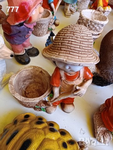 саксии, снимка 7 - Саксии и кашпи - 44068078