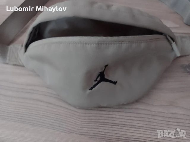 Оригинална чантичка на Nike & Jordan