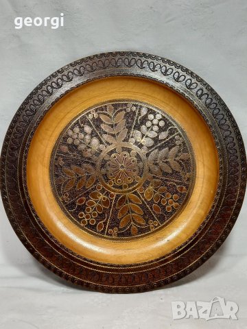 Декоративна дървена чиния , снимка 1 - Декорация за дома - 36835223