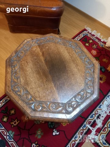 Ретро дъбова резбована помощна масичка, снимка 3 - Маси - 43244098