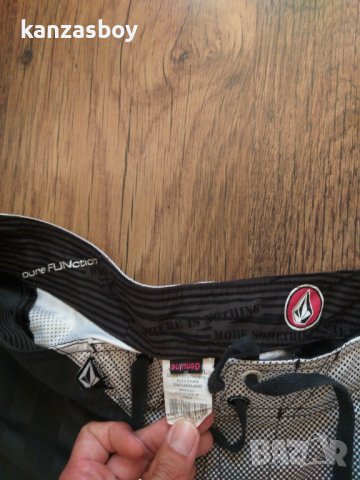 volcom - страхотни мъжки панталони, снимка 5 - Спортни дрехи, екипи - 37441638