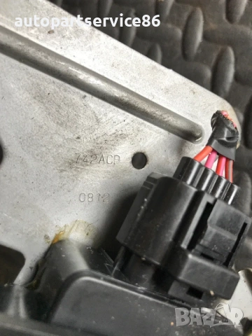 Актуатор за заключване на задната врата за Jeep Grand Cherokee (2001) 742ACB, снимка 2 - Части - 53499406