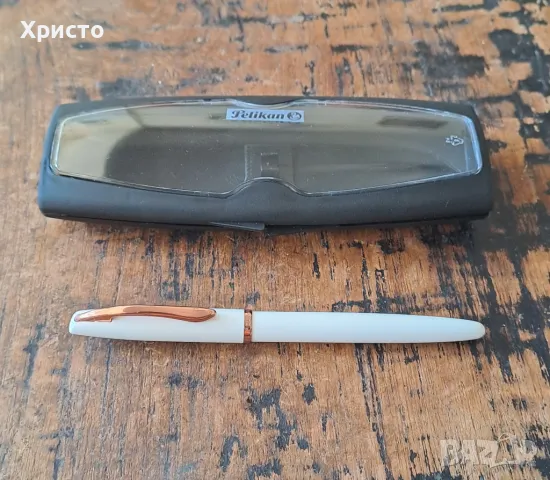 писалка Пеликан Peliкan перлено бяло и розов металик Peliкan Perlwhite and Rose Pink в кутия, снимка 3 - Ученически пособия, канцеларски материали - 47654245
