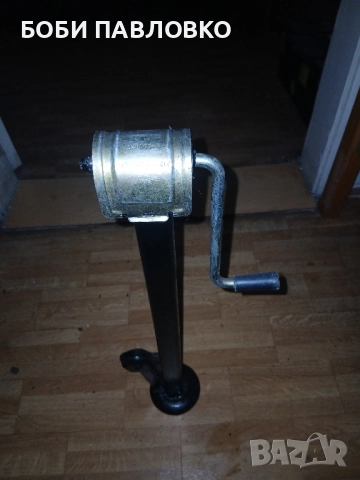 Оргинален винтов крик лада нива, снимка 3 - Аксесоари и консумативи - 51971806