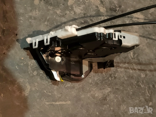 Предна лява брава - заключващ механизъм за TOYOTA Yaris (XP130), снимка 7 - Части - 51686333