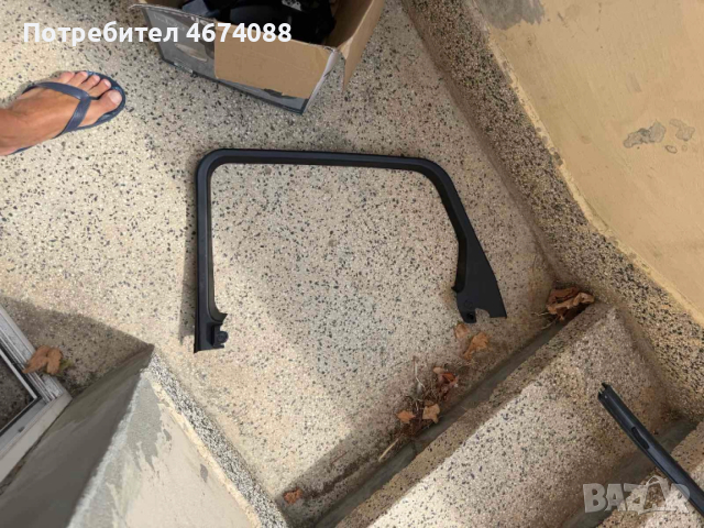 Горна пласмасова обвивка на задна дясна врата на Range Rover Evoque само за 50лв. BJ32-25514–A