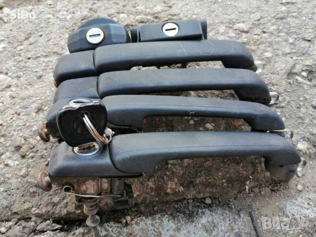 Оригинални дръжки, капачка и ключалка за багажника с ориг.ключ за тях за Голф 3!, снимка 3 - Части - 37043402