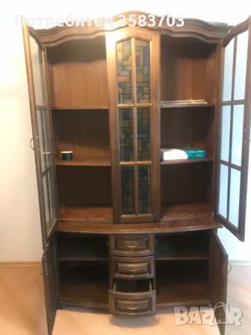 Масивен много красив и запазен бюфет-витрина, снимка 3 - Бюфети - 52368188