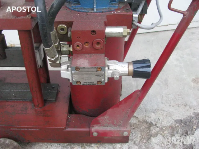 Хидравлична преса -абкант, снимка 2 - Хидравлични и пневматични чукове - 47681627