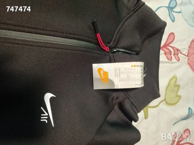 Нов спортен екип NIKE, M, снимка 2 - Спортни дрехи, екипи - 53107101