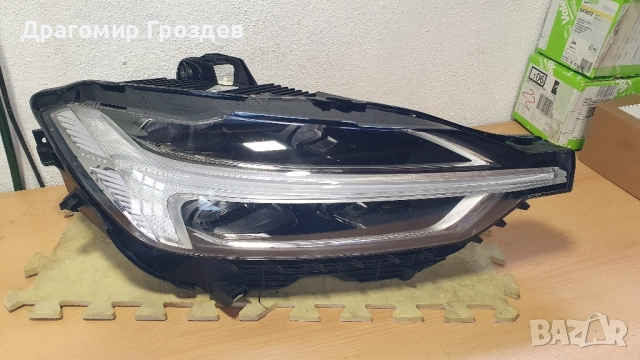 Оригинален десен фар за Volvo XC60 II / Волво ХЦ60 (2017-2023)