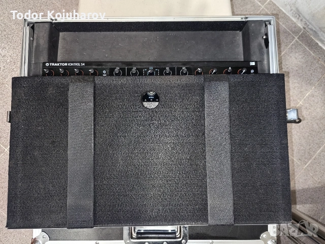 Nativ Instruments Trakto s4 mk2 плюс кейс Magma, снимка 5 - Аудиосистеми - 53418253