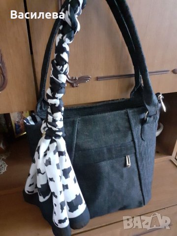 Дамска чанта, снимка 2 - Чанти - 40563541
