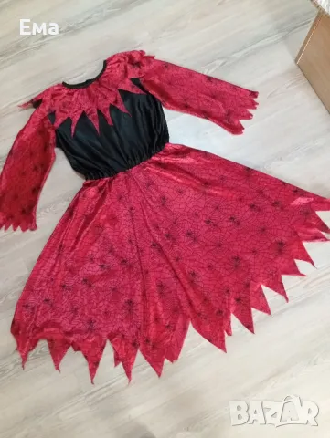 Карнавална рокля