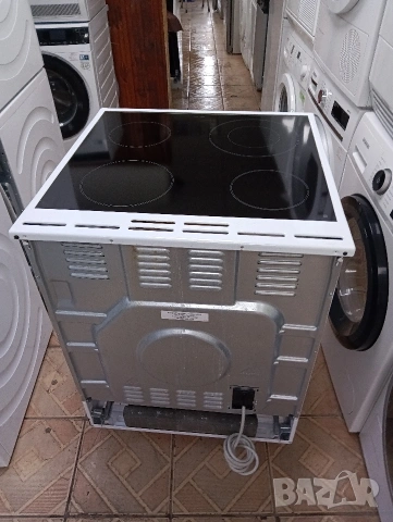 Свободно стояща печка с керамичен плот Gorenje с две години гаранция!, снимка 4 - Печки, фурни - 53064878