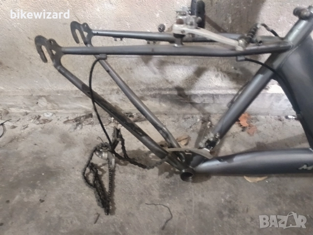 Mountain 26 цола рамка+обтегачи кормило и команди, снимка 2 - Части за велосипеди - 52055885