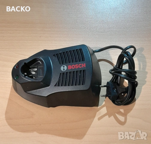 Зарядно BOSCH AL1130 CV за ремонт или за части, снимка 2 - Винтоверти - 53198231