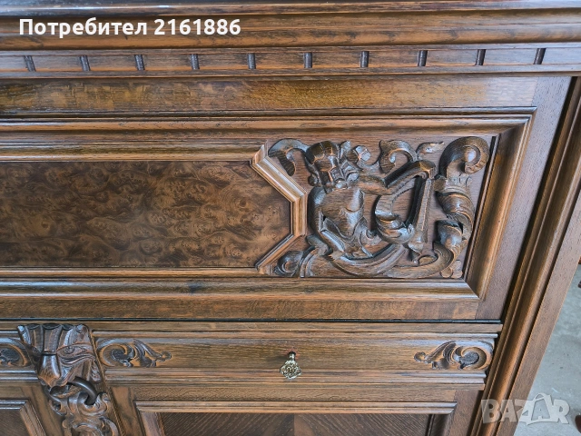 Елегантен дъбов шкаф с дърворезба , снимка 3 - Шкафове - 53005202