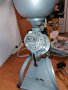 Професионална машина за мелене на кафе, снимка 1 - Кафе машини - 35090357