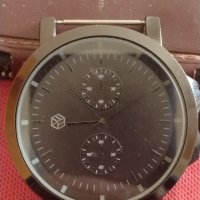 Модерен унисекс часовник Bershka made in China много красив изискан 42798, снимка 2 - Мъжки - 43743605