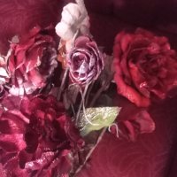 Рози, снимка 1 - Изкуствени цветя - 43197138