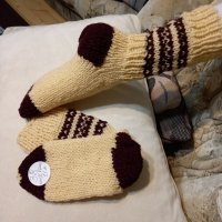 Ръчно плетени дамски чорапи от вълна размер 38, снимка 3 - Дамски чорапи - 39379623