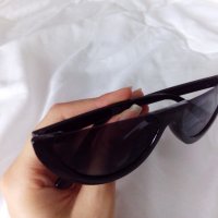 Ретро слънчеви очила с полукръгла рамка тип котешко око, снимка 3 - Слънчеви и диоптрични очила - 33472325