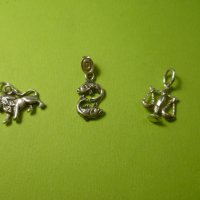 Зодиакални сребърни висулки - лъв, риби и везни, снимка 1 - Колиета, медальони, синджири - 33642050