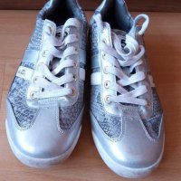 Оригинални Дамски диэайнерски спортни обувки Ellesse Italia 59 номер 40, снимка 2 - Кецове - 28536087