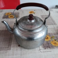 Стар алуминиев чайник, снимка 1 - Аксесоари за кухня - 43398896