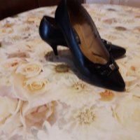 Дамски обувки, снимка 1 - Дамски обувки на ток - 33482974