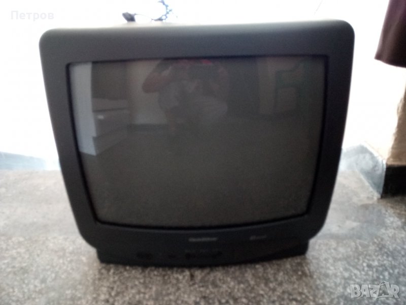 Продавам 2 дистанционни с дънни платки за тв GoldStar и JVC.Обявената цена е за всичко., снимка 1