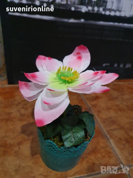 Изкуствени цветя в кашпа, снимка 1