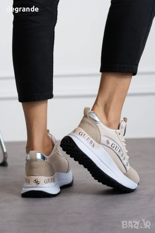 Дамски маратонки Guess, снимка 1