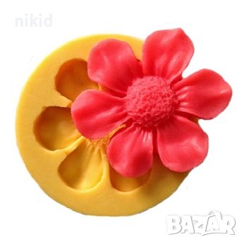 Маргаритка с едри листа цвете силиконов молд форма фондан гипс шоколад, снимка 1